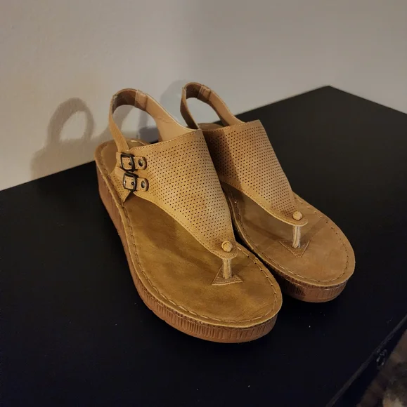 Wedge thong sandals - Picture 1 of 6